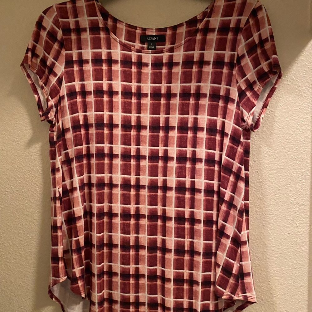 10/10$ bundle any 10 (4-5$) items for 10$. Alfani wine and pink blouse